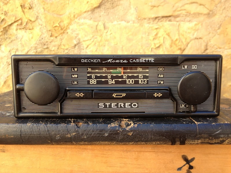 Auto radio retro becker — Alcoche
